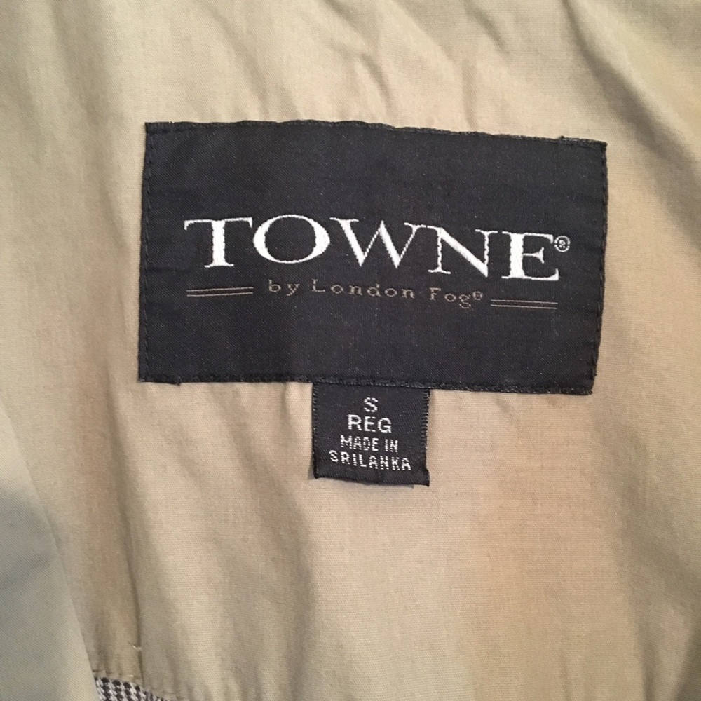 Windbreaker Jacket - Picture 3 of 3